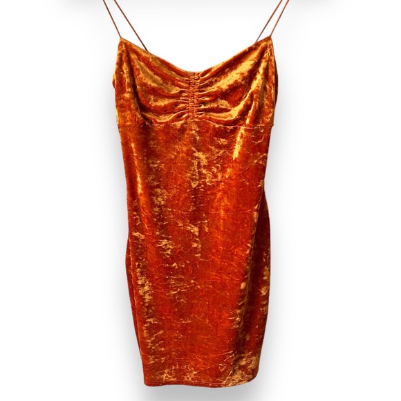 🏵crushed velvet bodycon dress 🏵 - Picture 2 of 4